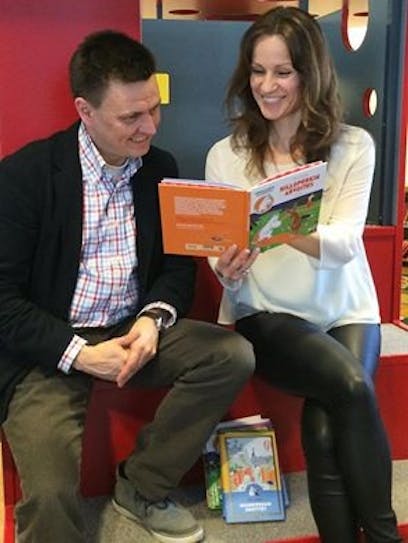 Lahjoitimme lapsille Muumi-kirjoja