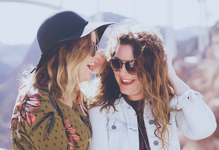 Kuinka vaalia nykyisiä ystävyyssuhteita ja löytää uusia – vinkit ystävänpäivän kunniaksi