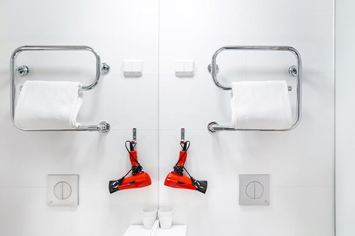 Omena-hotellin kylpyhuone