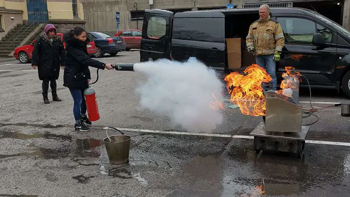 Otamme turvallisuuden vakavasti: paloturvallisuus ja palokoulutukset Omenassa