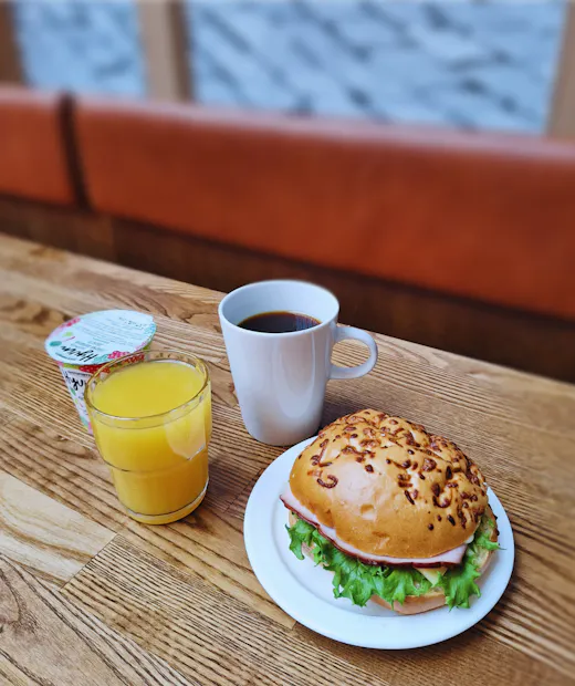 Omena-hotelli Vaasan aamupala Cafe Espenissä