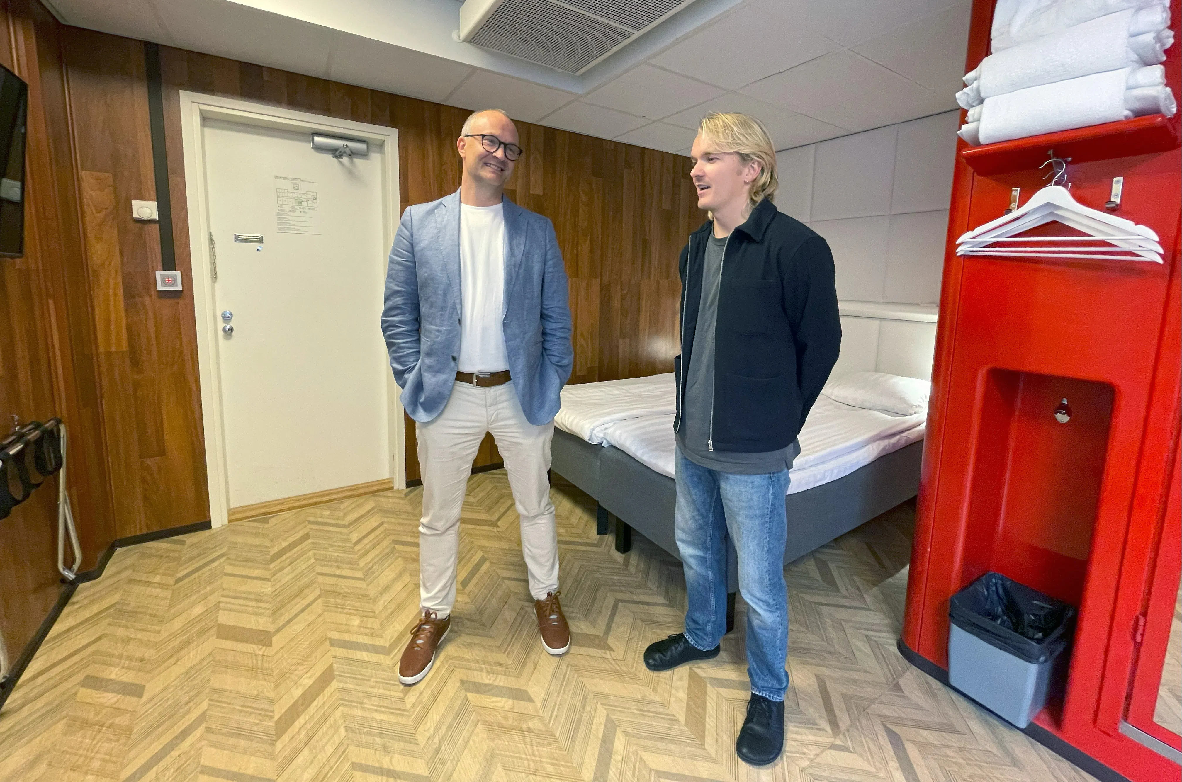 Oliko hyvä yö parempi kuin kallis? – Unen Suomenmestarin kokemus Omena-hotellista