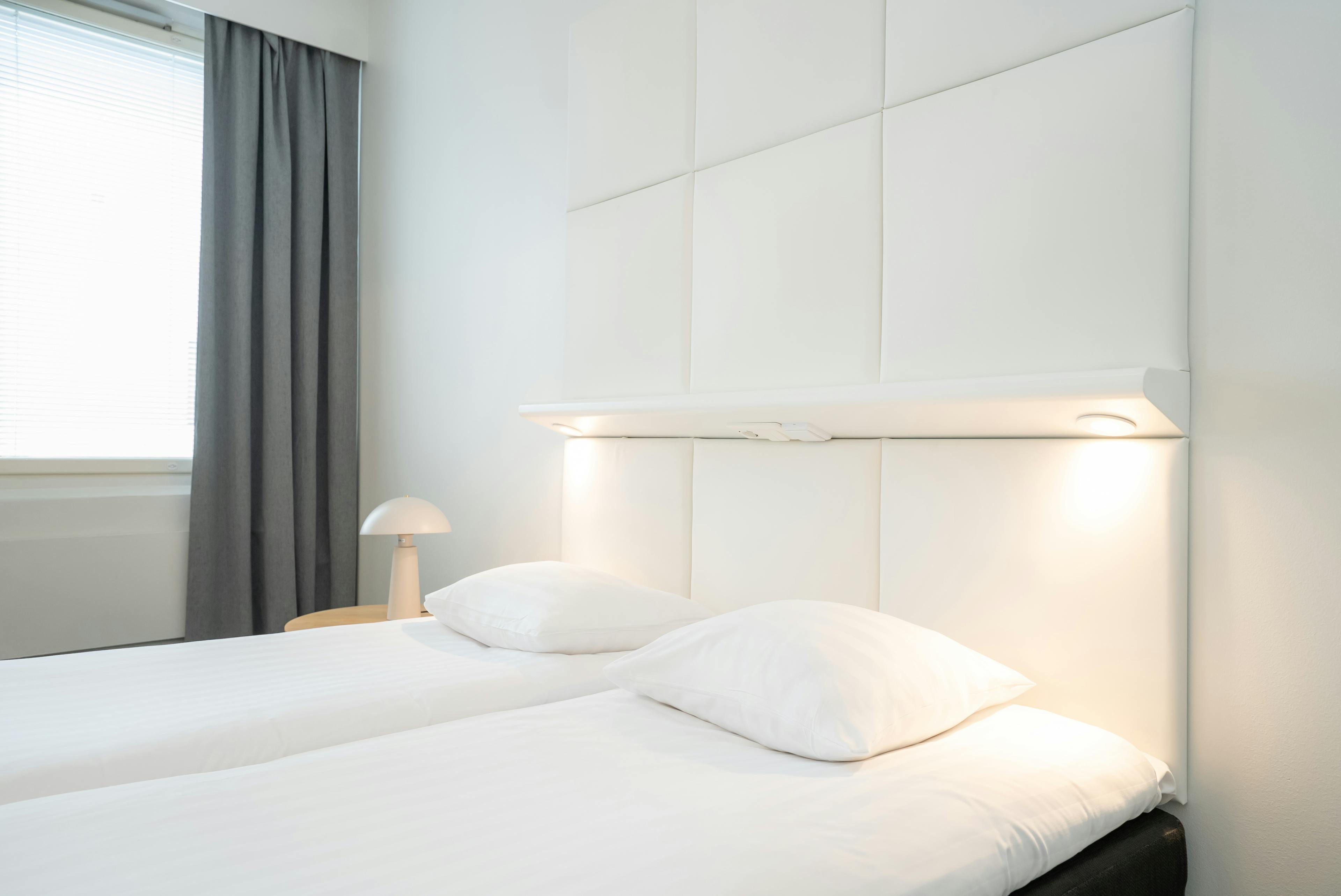 Room image 0